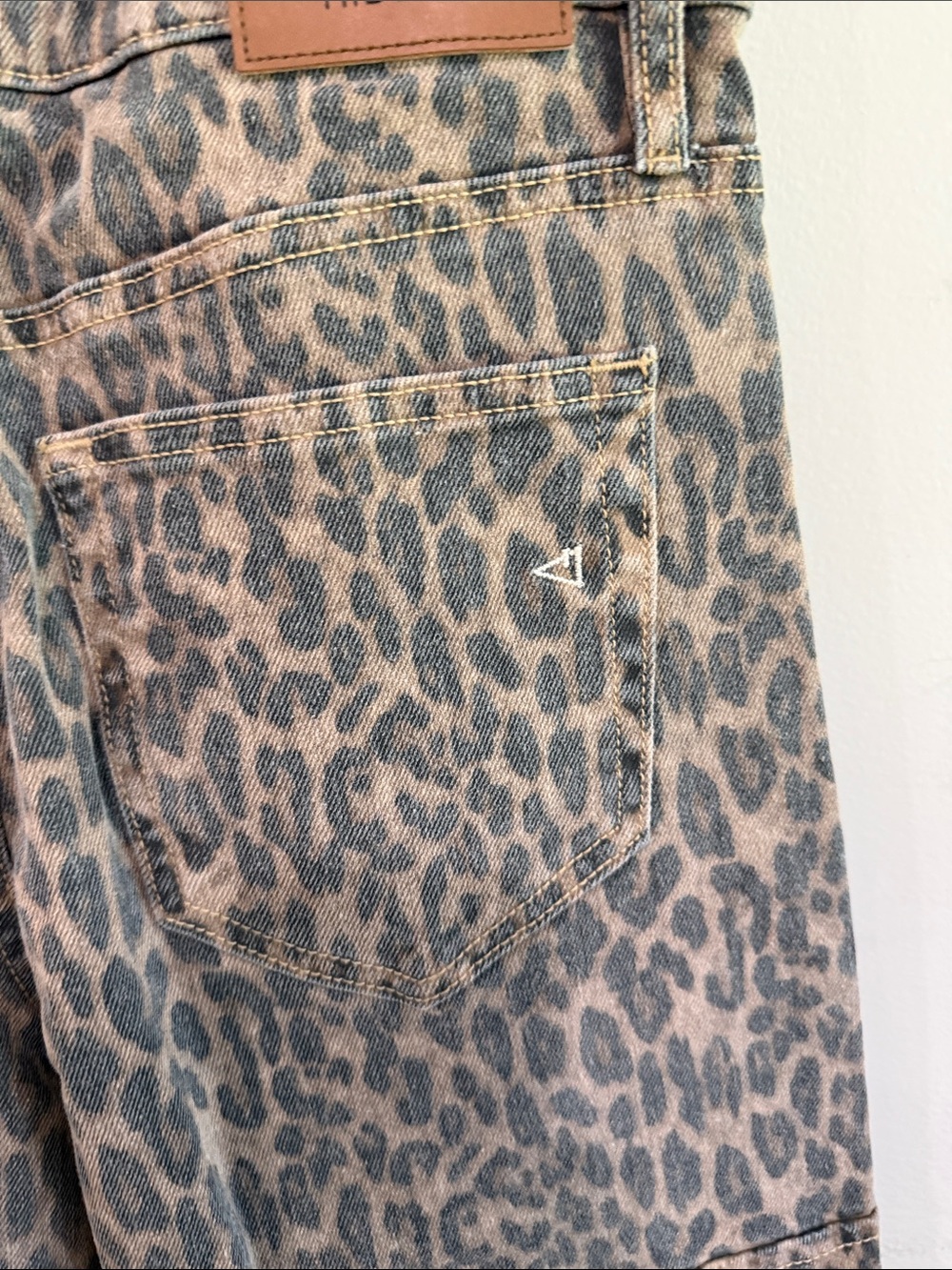 Hidden Leopard Print Wide Leg Cargo Jeans - Gray/Brown - Picture 9 of 11